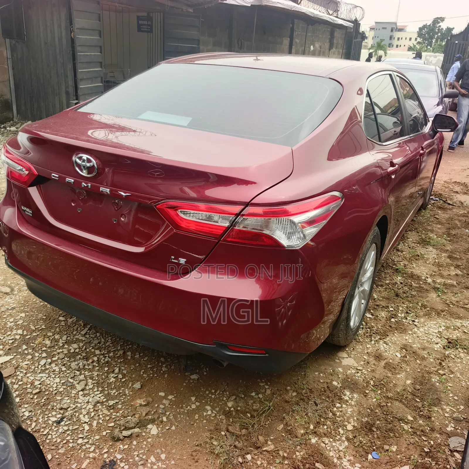 Toyota Camry LE 4dr Sedan (2.5L 4cyl 6A) 2017 Red