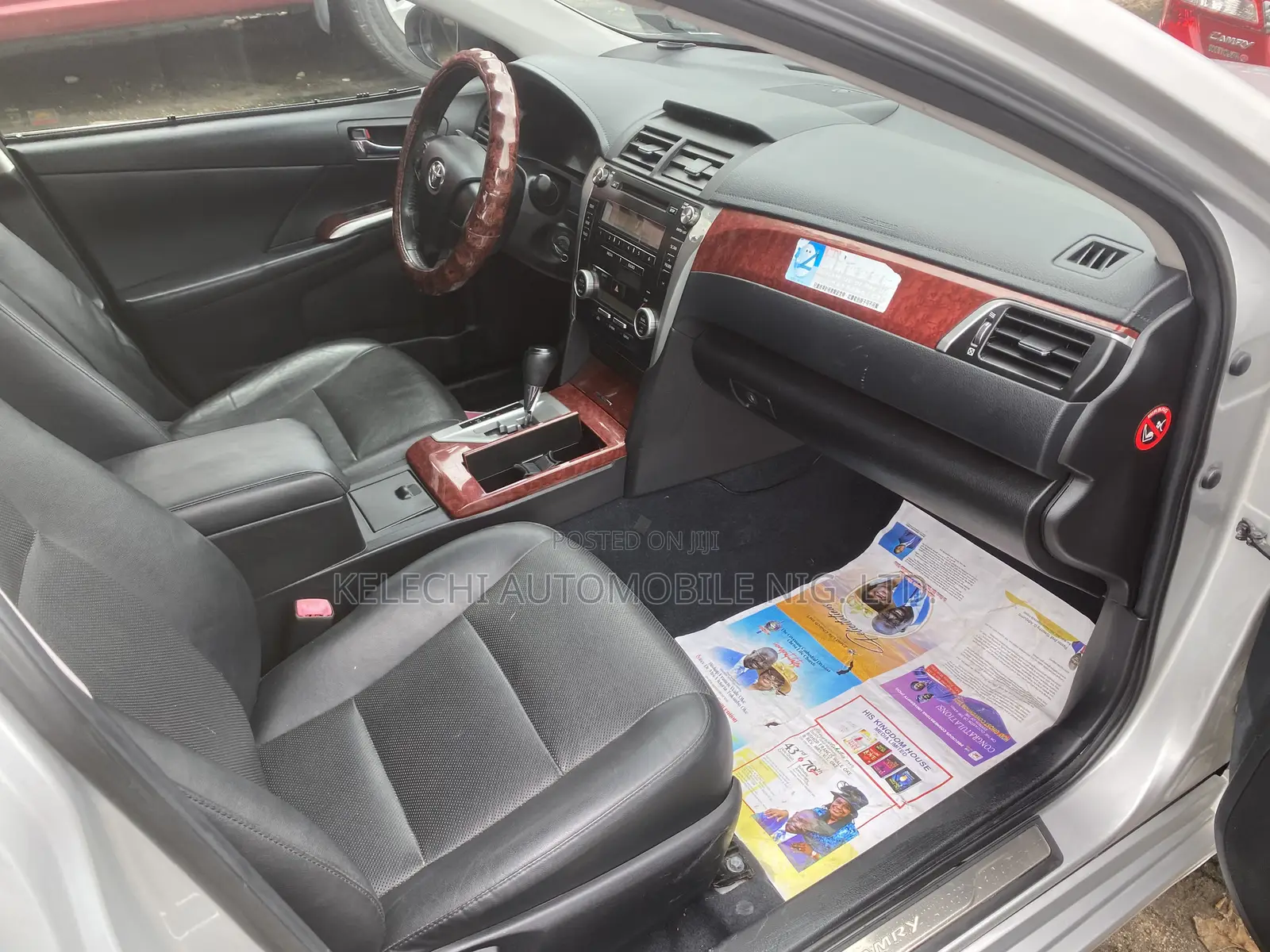 Toyota Camry XLE 4dr Sedan (2.5L 4cyl 6A) 2013 Silver