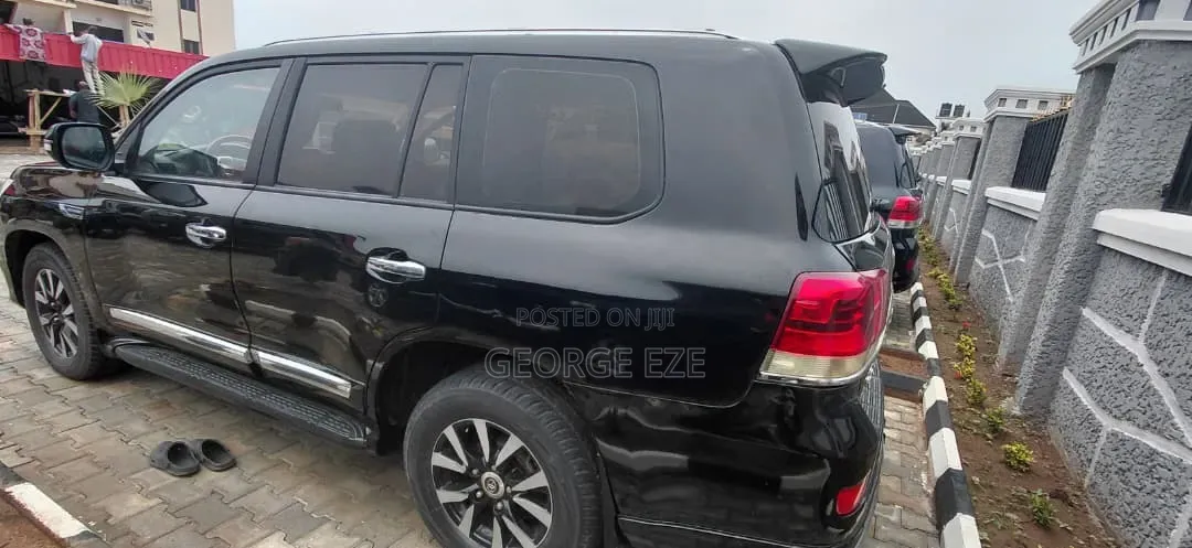 Toyota Land Cruiser 2014 Black