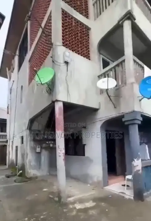 3bdrm Block of Flats in Uzoba for sale
