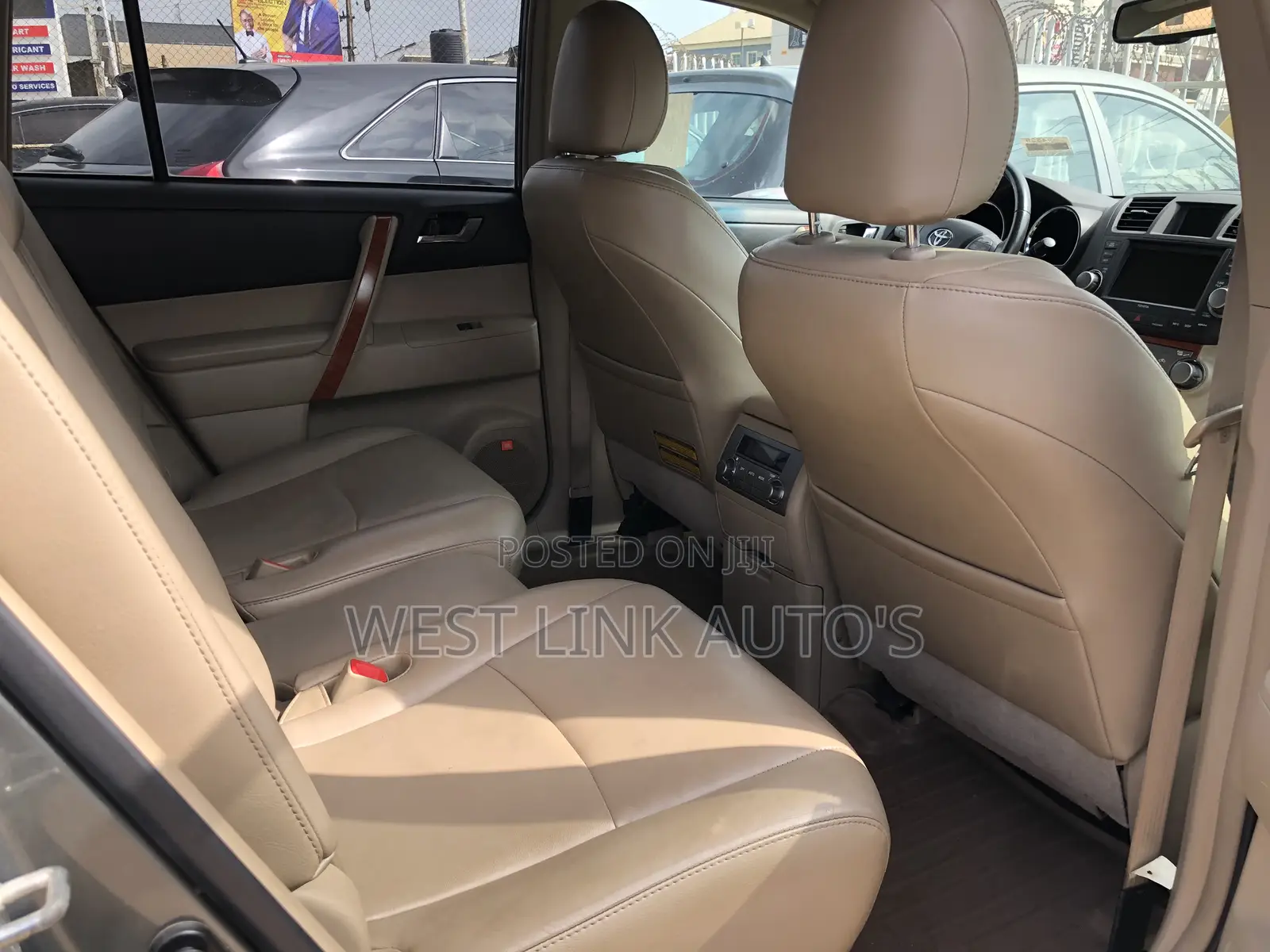 Toyota Highlander Base 2010
