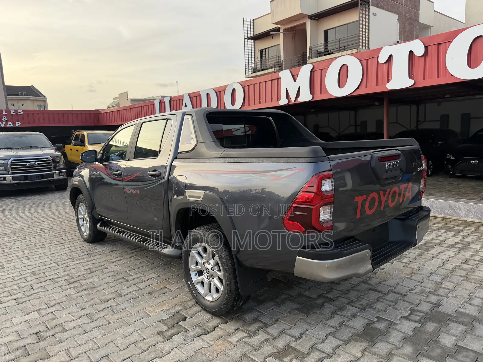 Toyota Hilux 2021 Gray