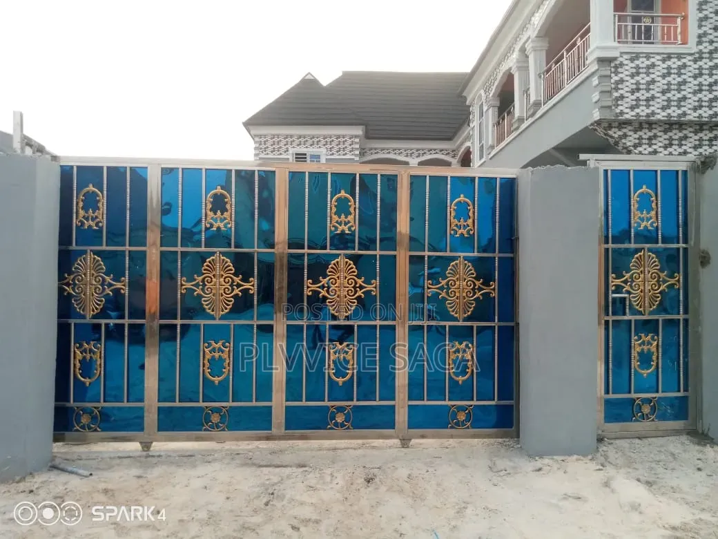 Stainless Steel Gate Tempo Design