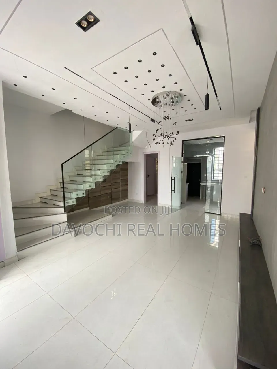 4bdrm Duplex in Ikota for sale
