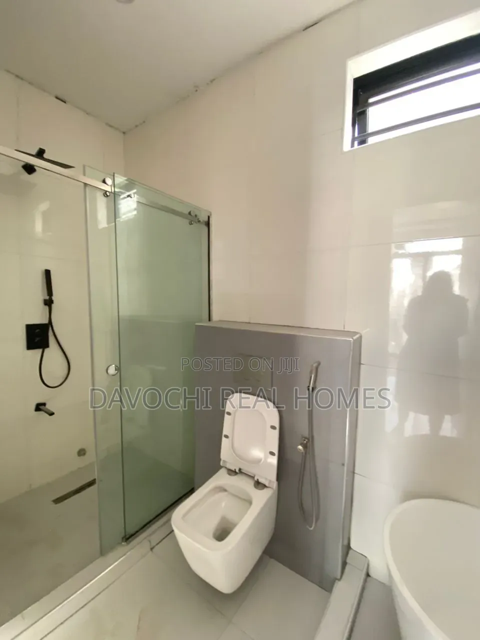 4bdrm Duplex in Ikota for sale