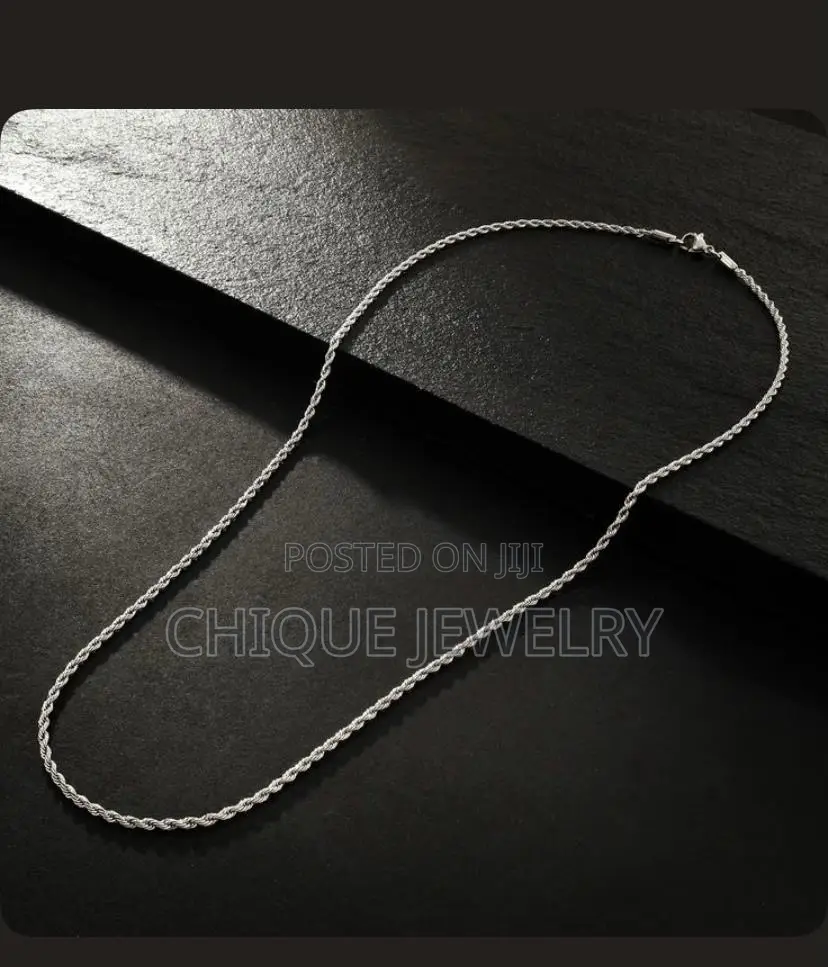 Twist Necklace