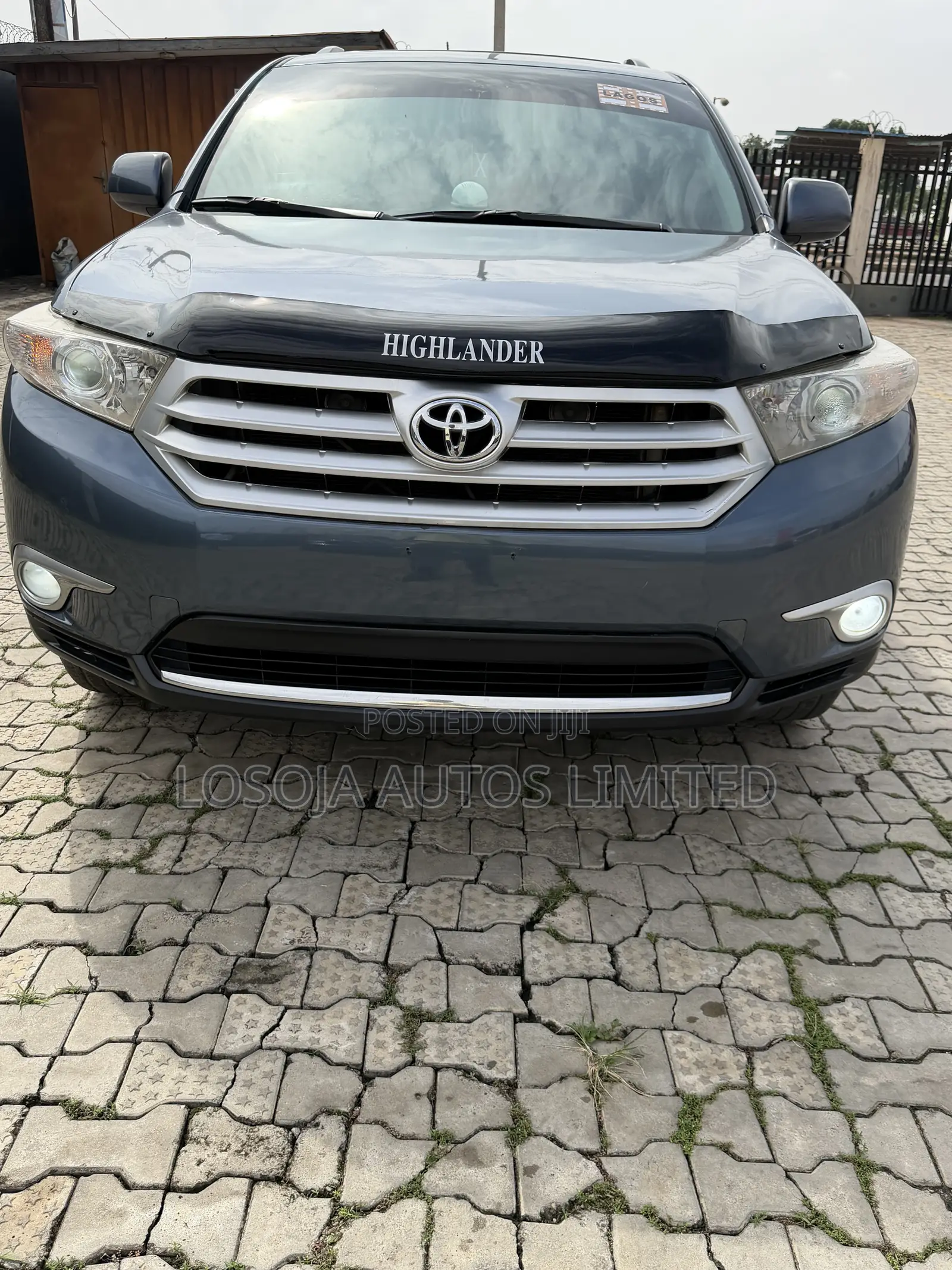 Toyota Highlander SE 2011 Blue