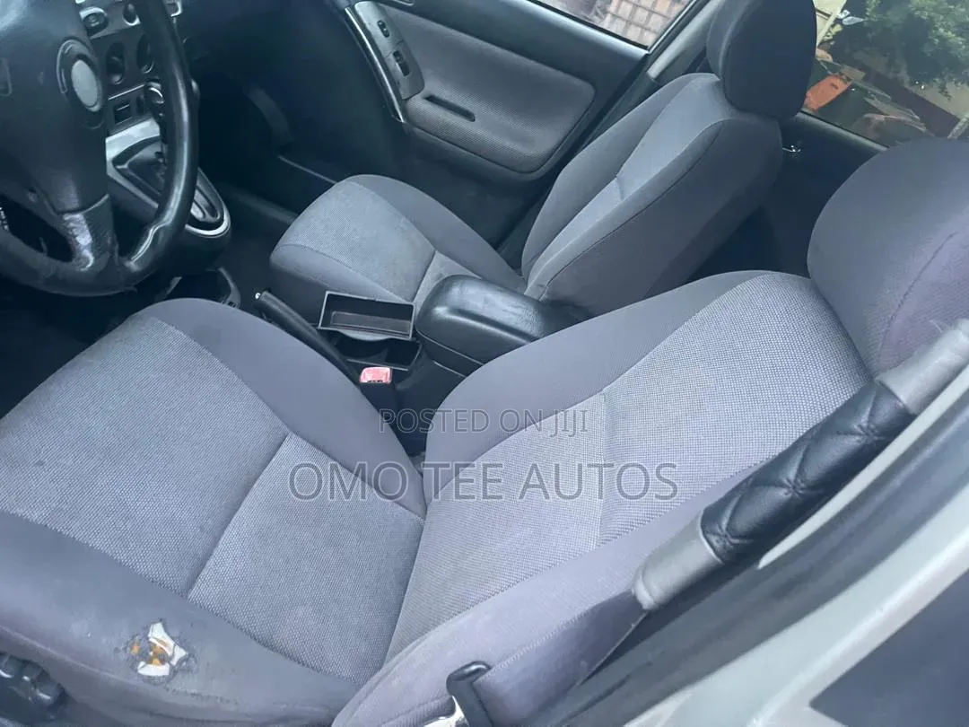 Toyota Matrix XR Hatchback AWD (1.8L 4cyl 4A) 2004 Silver