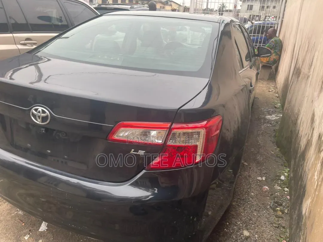 Toyota Camry LE 4dr Sedan (2.5L 4cyl 6A) 2013 Gray