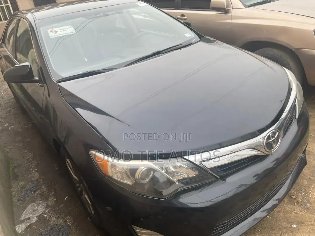 Toyota Camry LE 4dr Sedan (2.5L 4cyl 6A) 2013 Gray