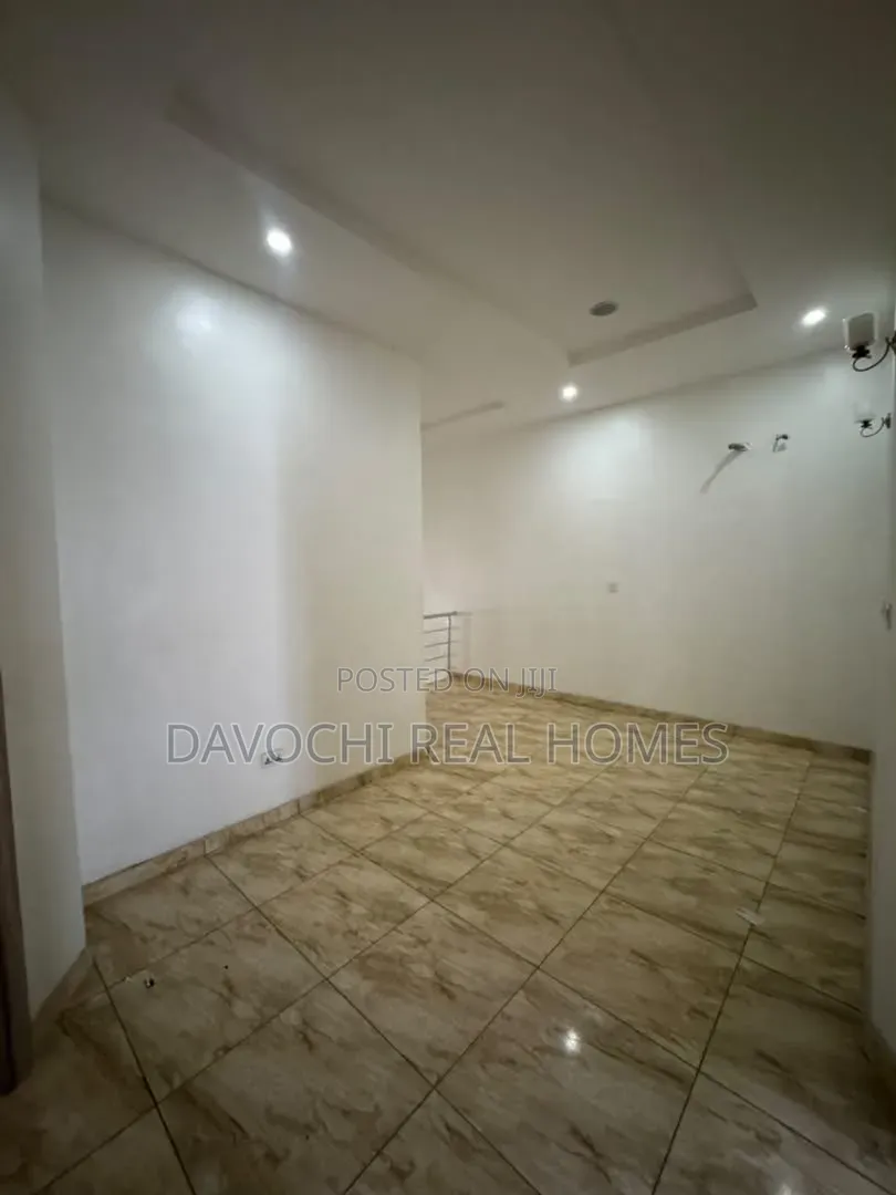 4bdrm Duplex in Ikota for rent