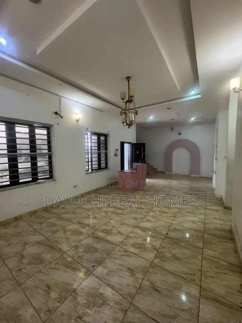 4bdrm Duplex in Ikota for rent