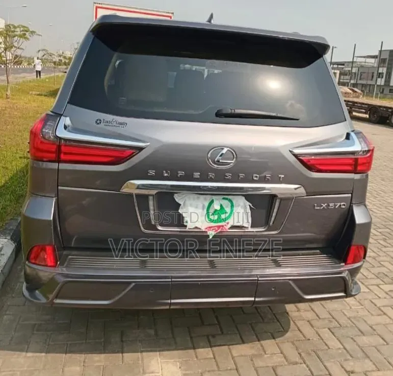 Lexus LX 570 AWD 2016 Gray