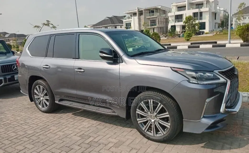 Lexus LX 570 AWD 2016 Gray