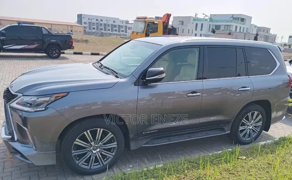 Lexus LX 570 AWD 2016 Gray