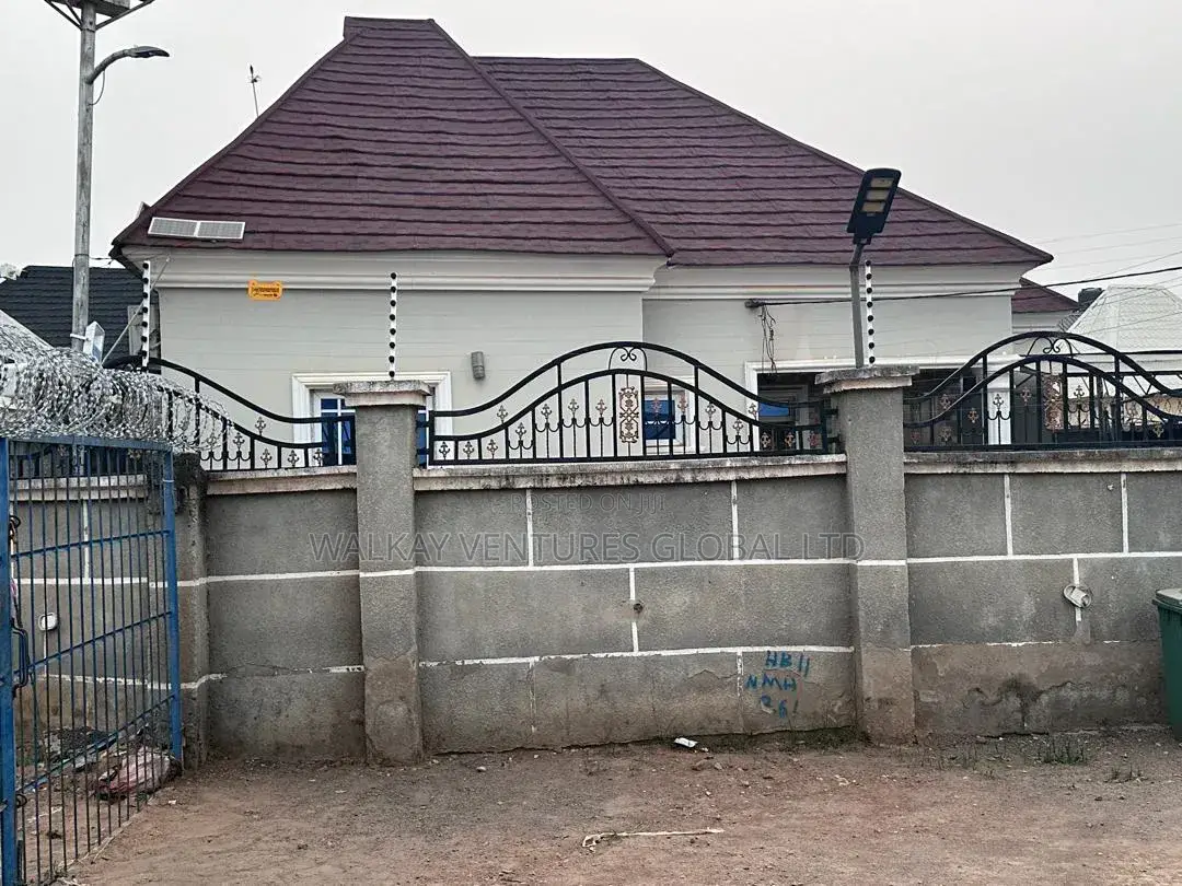 3bdrm Bungalow in Waterfronnt, Karu for sale