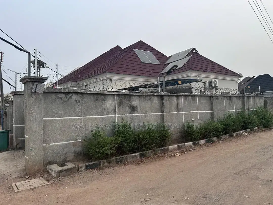 3bdrm Bungalow in Waterfronnt, Karu for sale