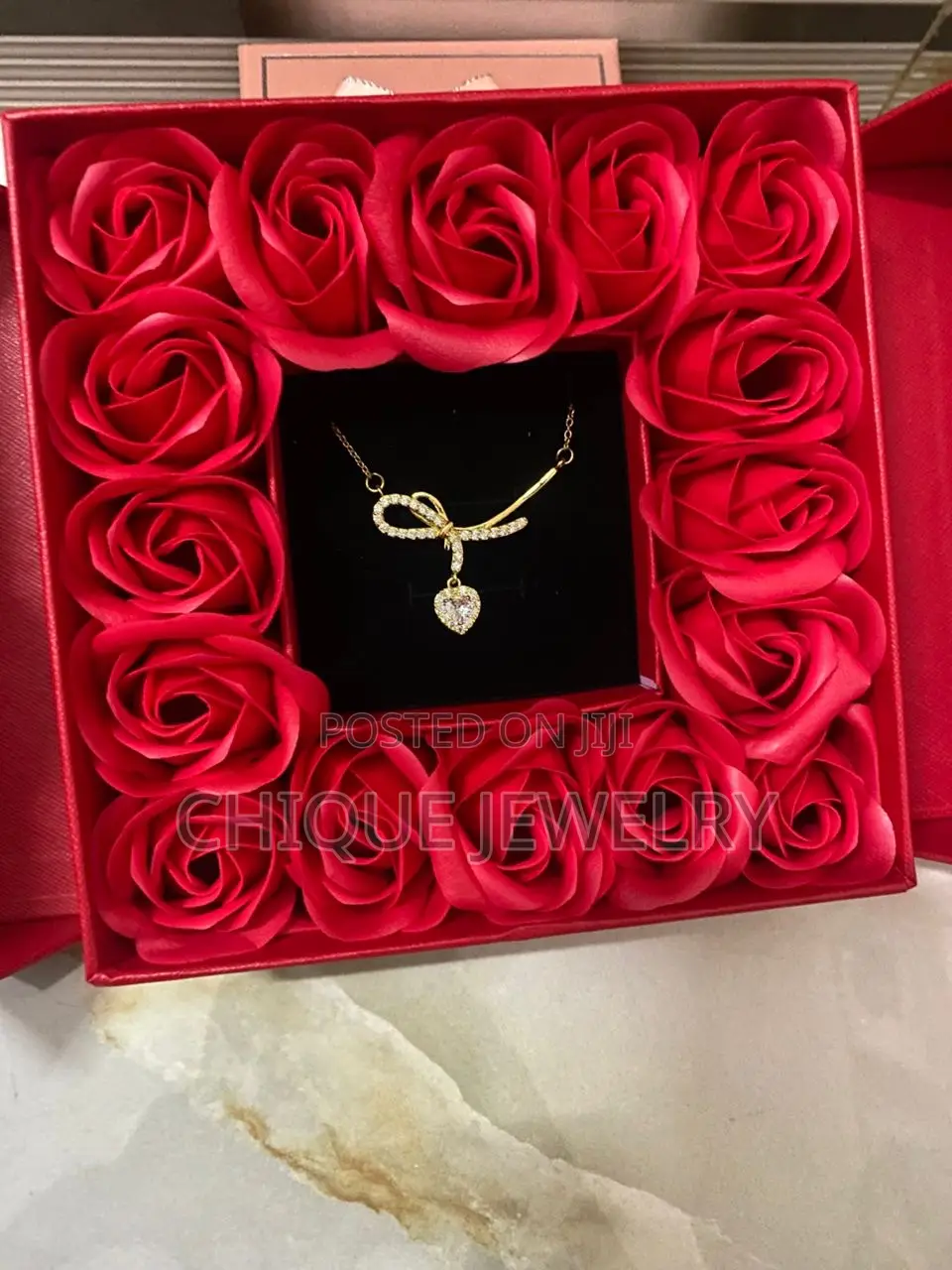Dainty Necklace and Rose Box