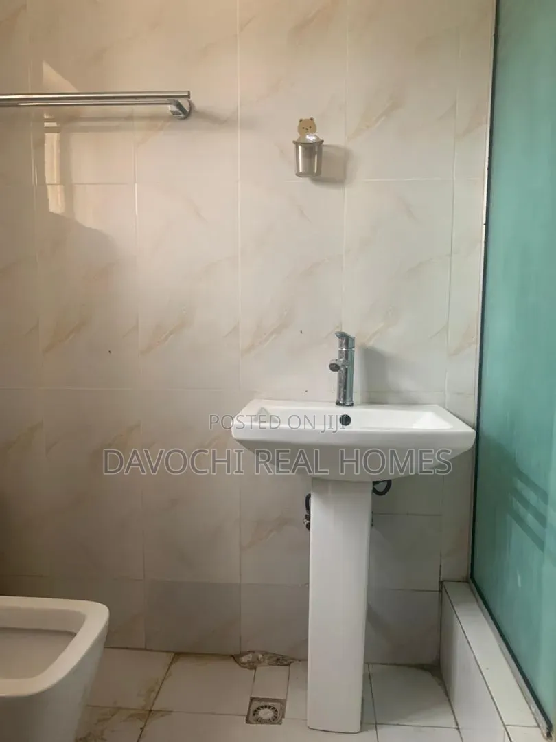3bdrm Apartment in Lekki Phase 1 for rent