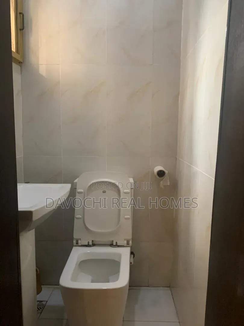 3bdrm Apartment in Lekki Phase 1 for rent