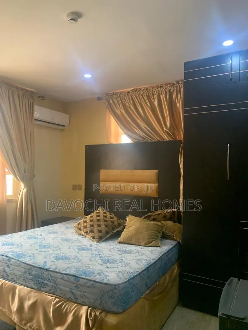 3bdrm Apartment in Lekki Phase 1 for rent