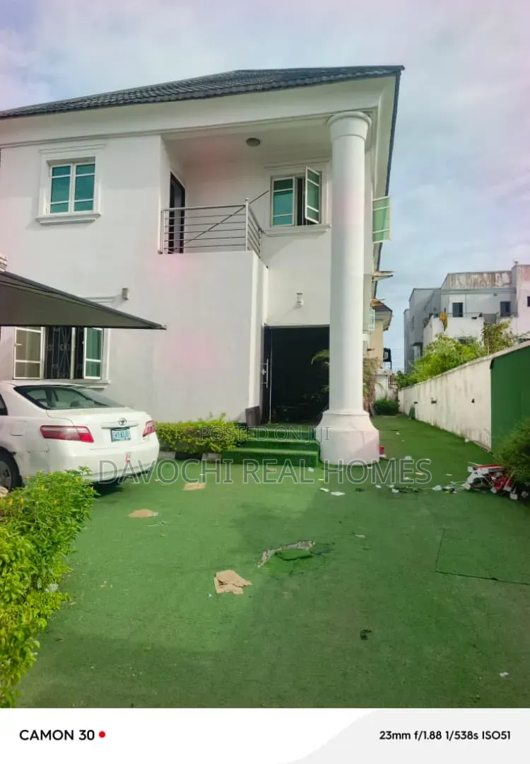 6bdrm Duplex in Lekki Phase 1 for rent