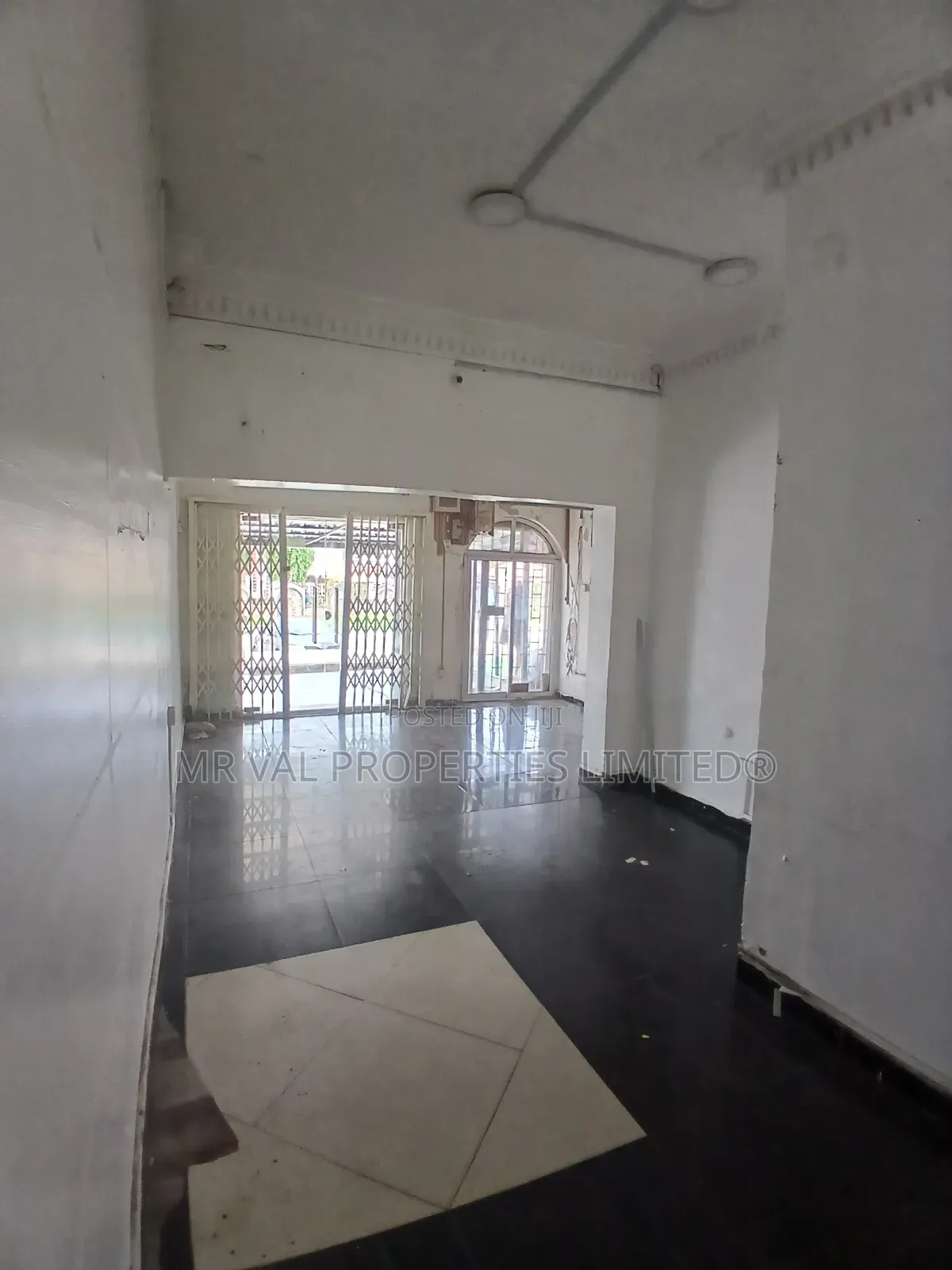 Spacious Shop for Lease