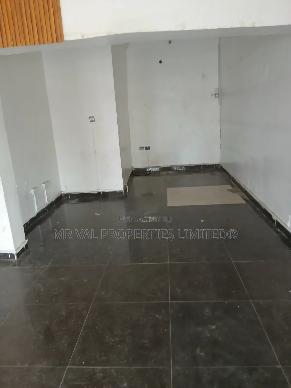 Spacious Shop for Lease