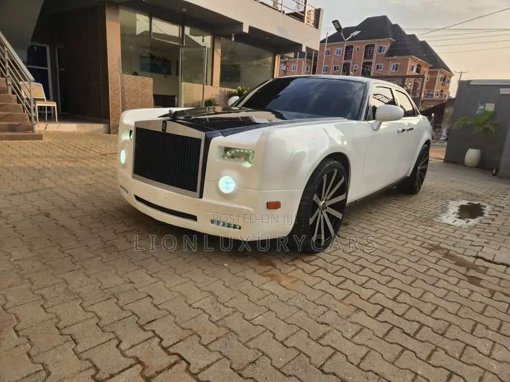 Chrysler 300 2010 White