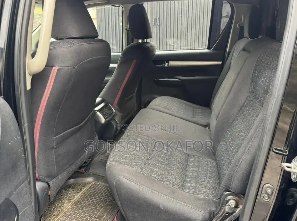 Toyota Hilux 2016 Black