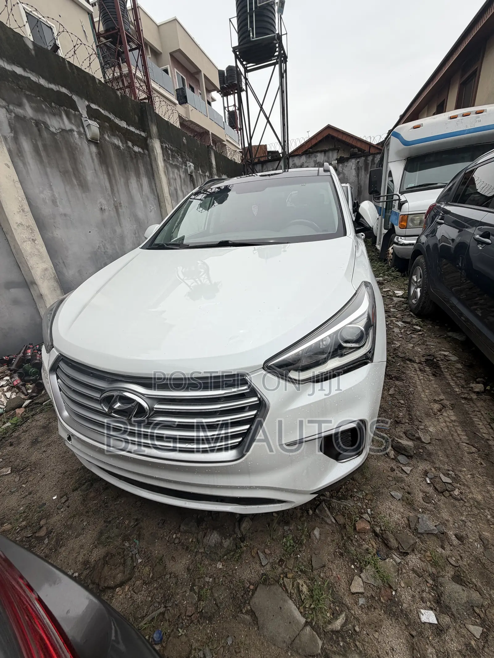 Hyundai Santa Fe 2017 White