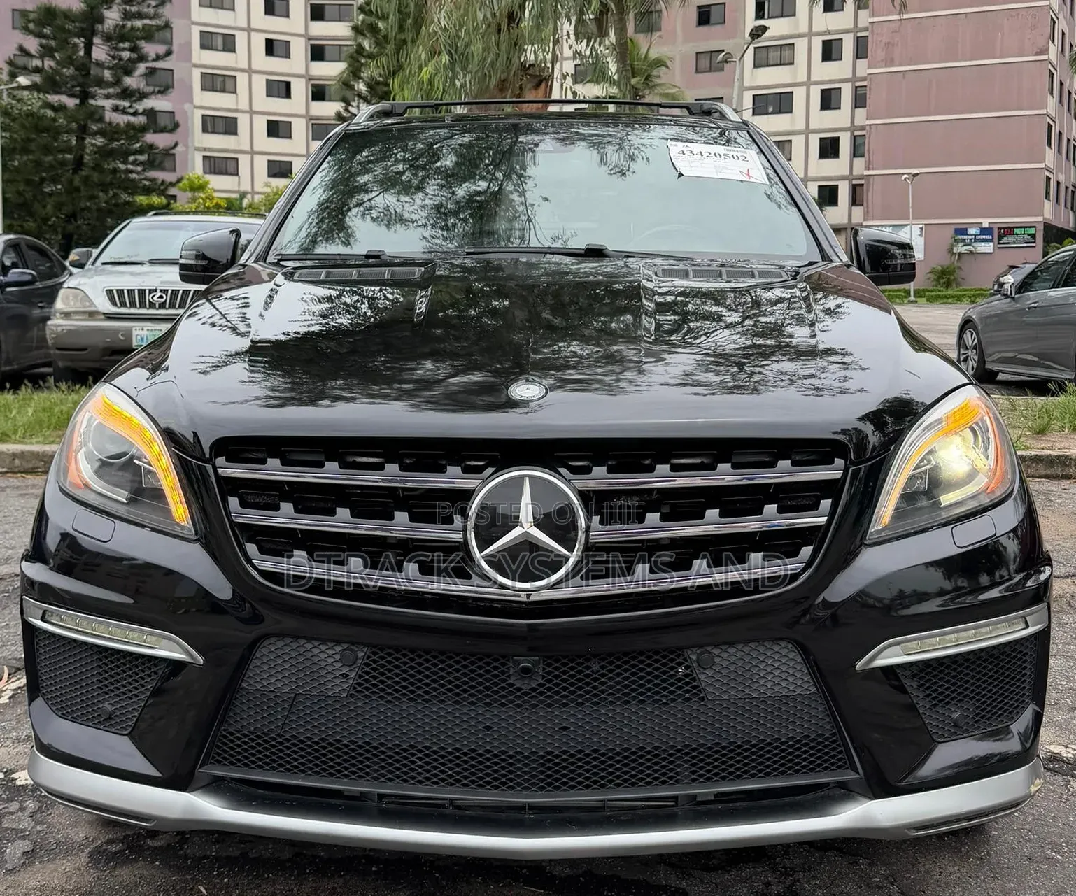 Mercedes-Benz M Class ML63 AMG 4dr SUV AWD (5.5L 8cyl Turbo 7A) 2014