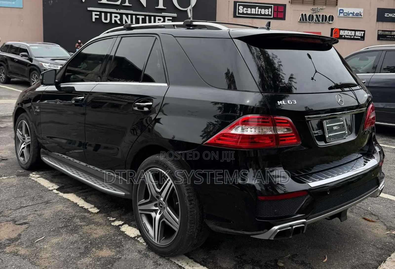 Mercedes-Benz M Class ML63 AMG 4dr SUV AWD (5.5L 8cyl Turbo 7A) 2014