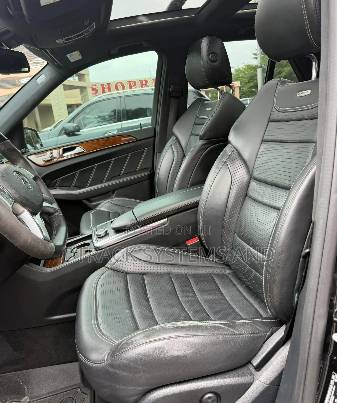 Mercedes-Benz M Class ML63 AMG 4dr SUV AWD (5.5L 8cyl Turbo 7A) 2014