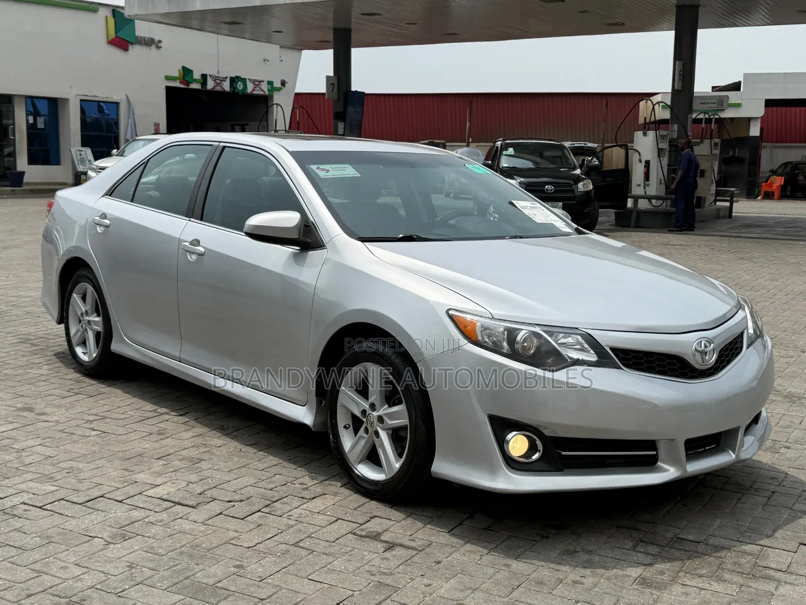 Toyota Camry SE 4dr Sedan (2.5L 4cyl 6A) 2012 Silver