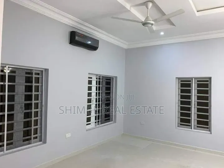 4bdrm Duplex in Shelter Afrique, Uyo for rent
