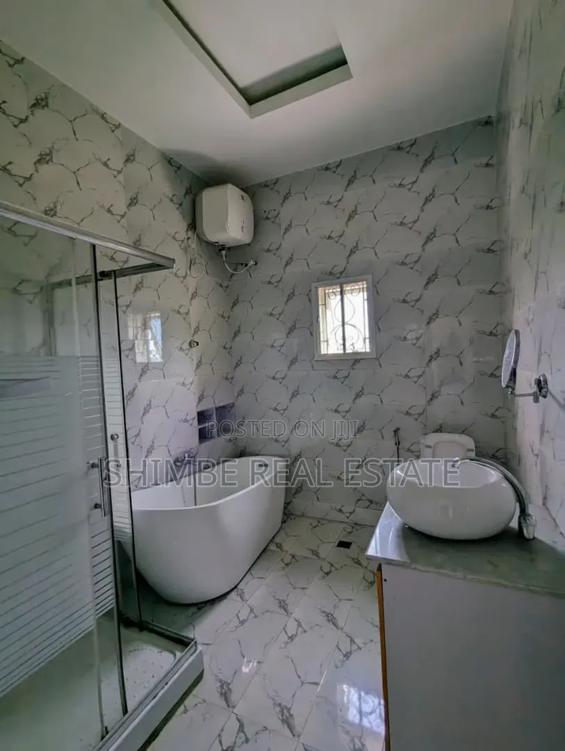 4bdrm Duplex in Shelter Afrique, Uyo for rent