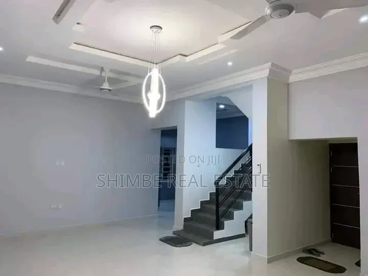4bdrm Duplex in Shelter Afrique, Uyo for rent