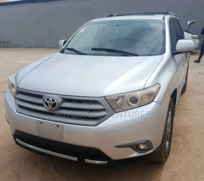 Toyota Highlander Limited 2011 Silver