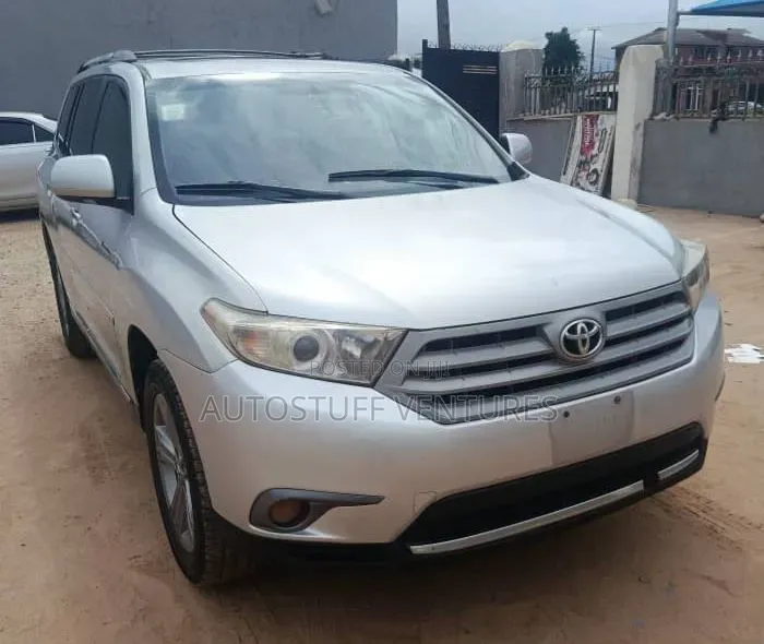 Toyota Highlander Limited 2011 Silver