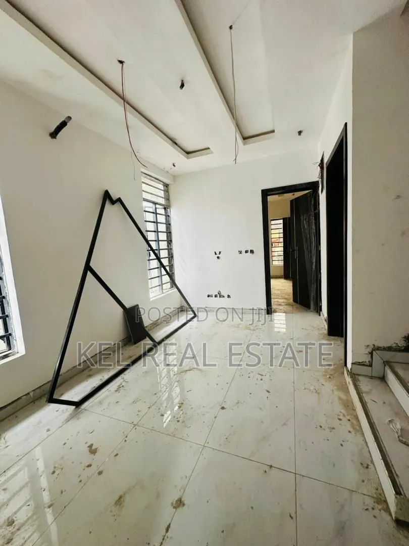 5bdrm Duplex in Omole Phase 1 for sale