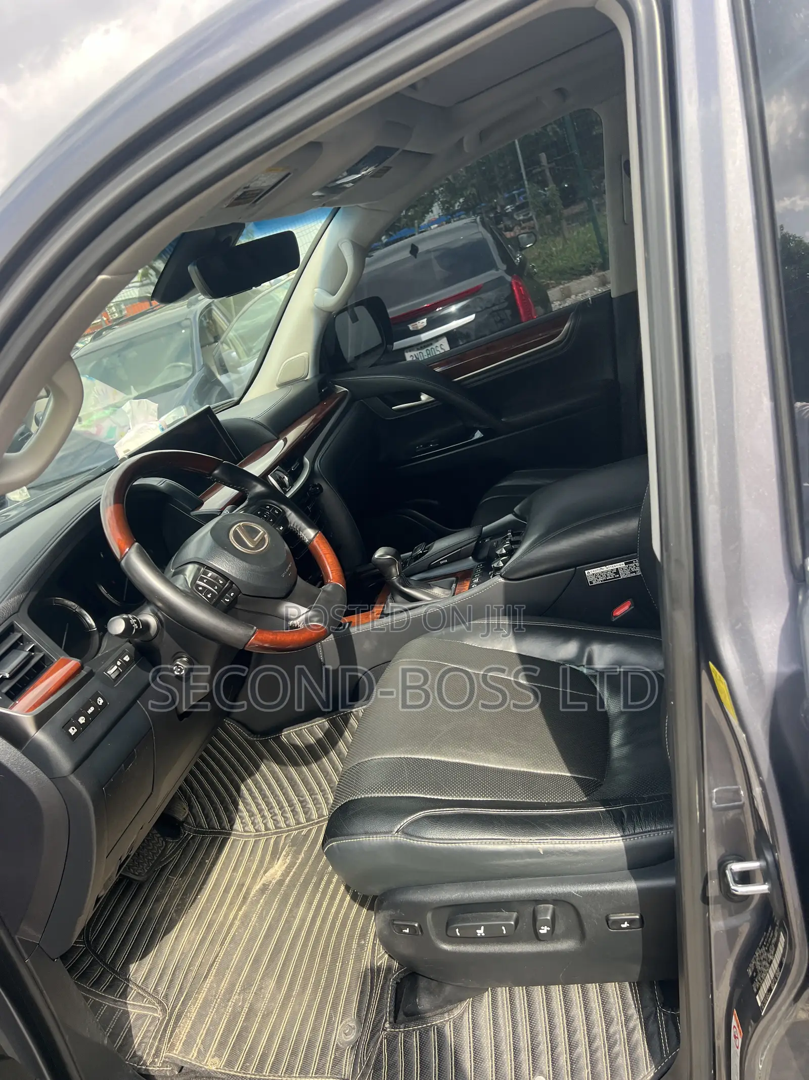 Lexus LX 570 (5 seats) AWD 2019 Gray