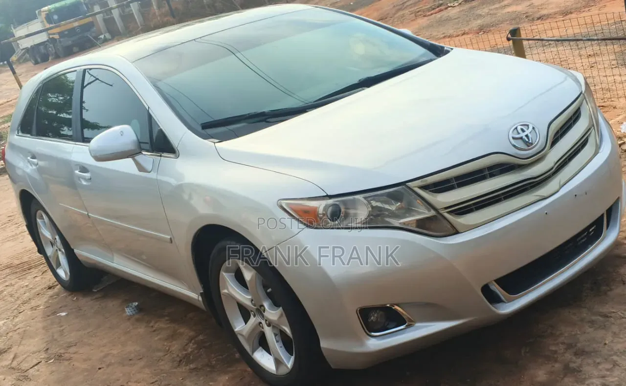 Toyota Venza 2010 Silver