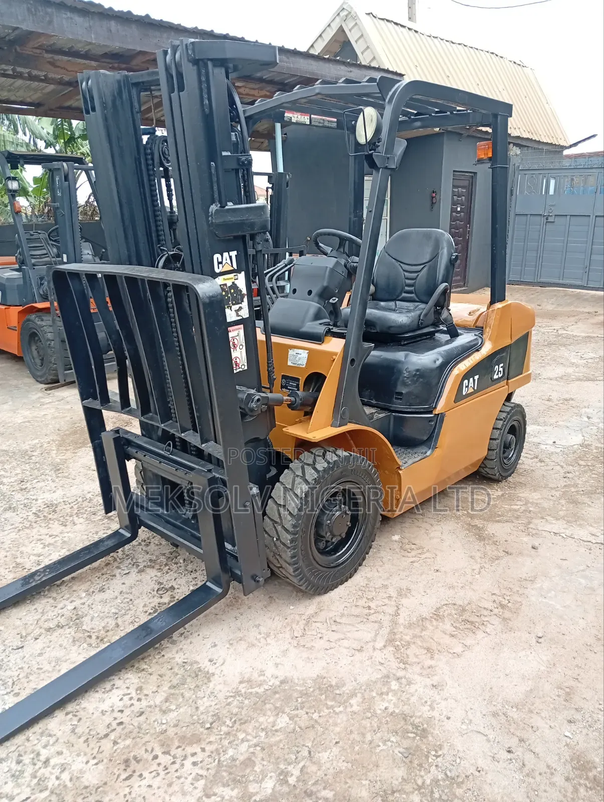 2.5tons Caterpillar Forklift