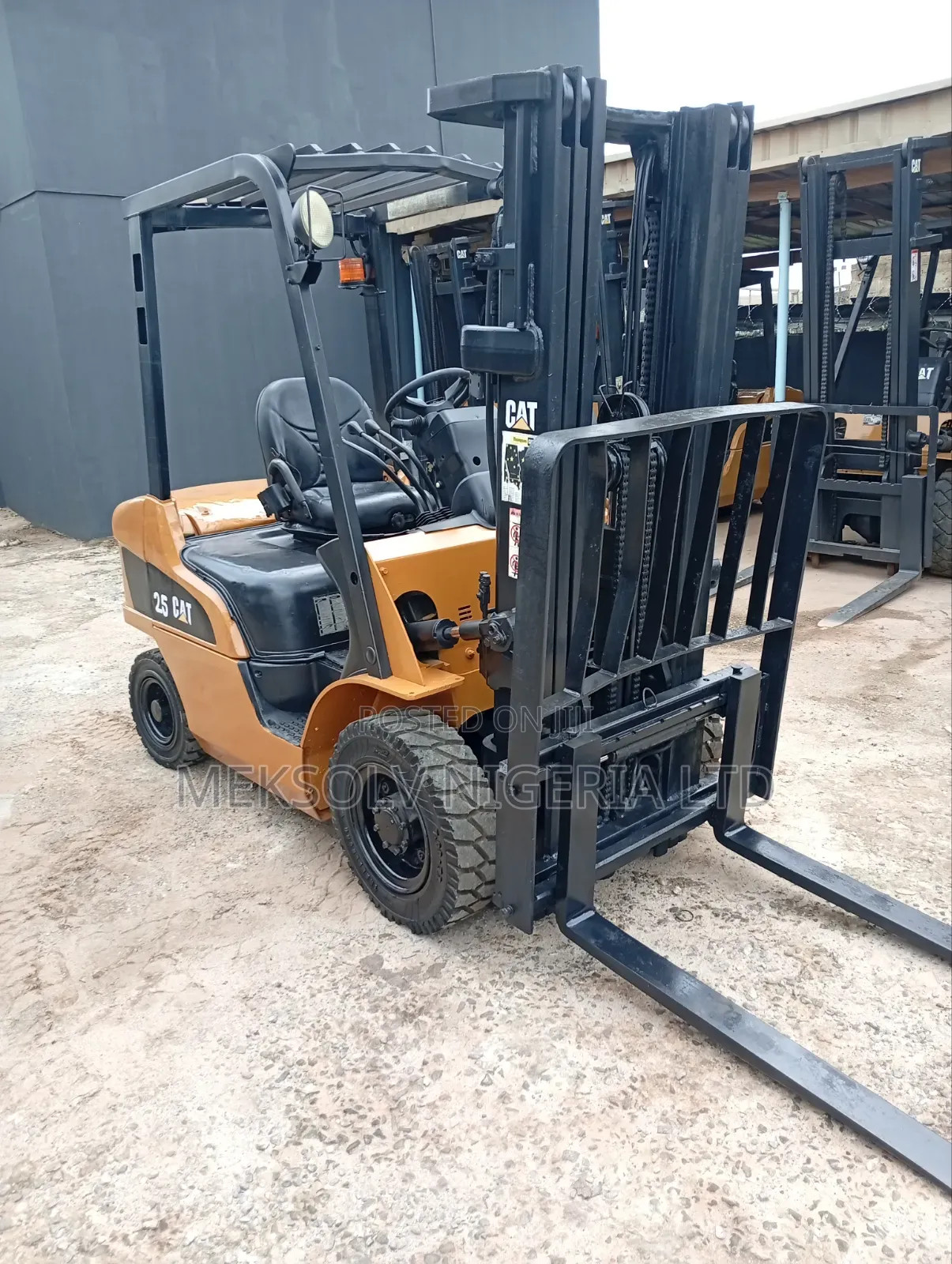 2.5tons Caterpillar Forklift