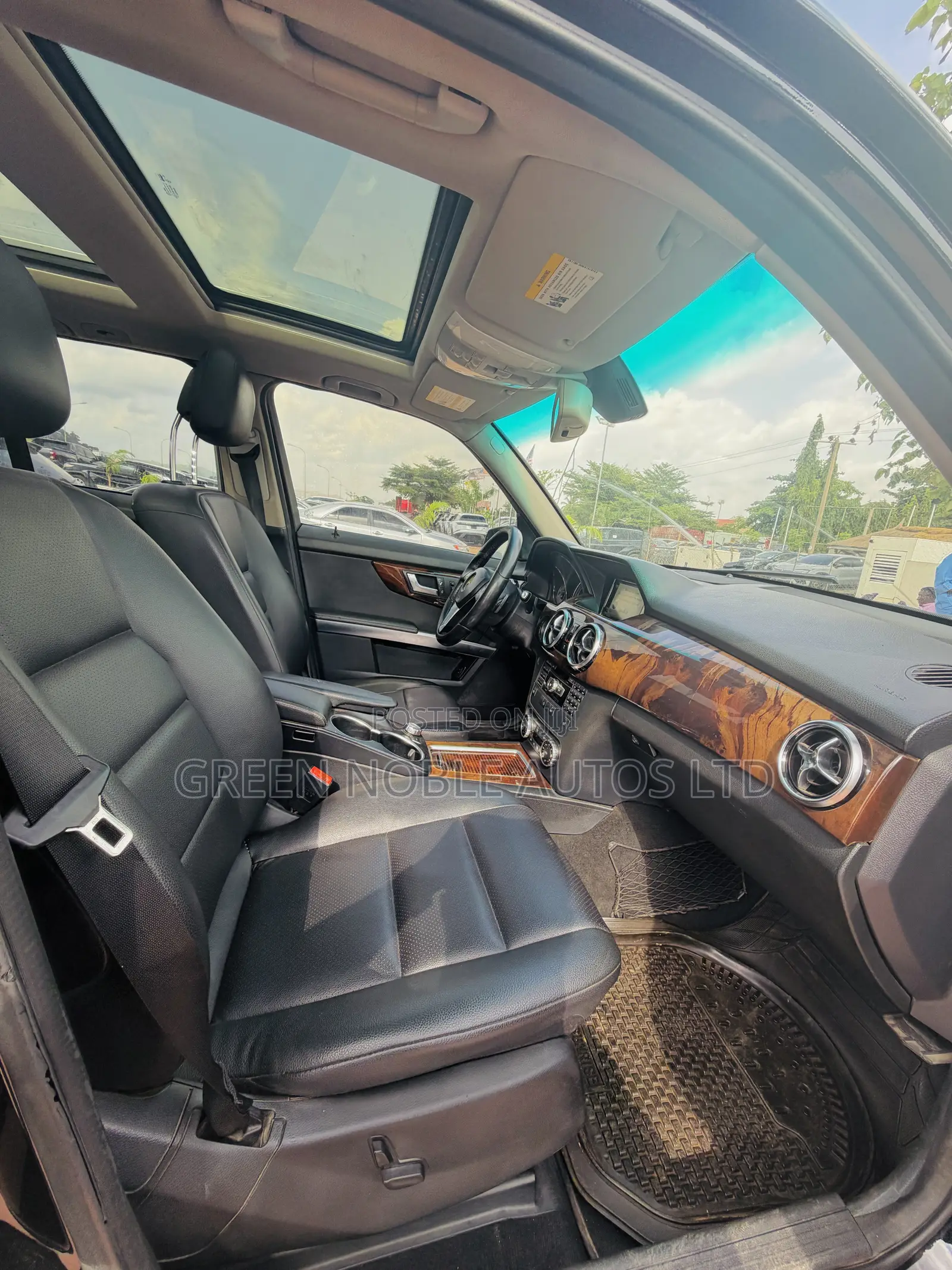 Mercedes-Benz GLK-Class Base GLK 350 4dr AWD 4MATIC (3.5L 6cyl 7A) 2015