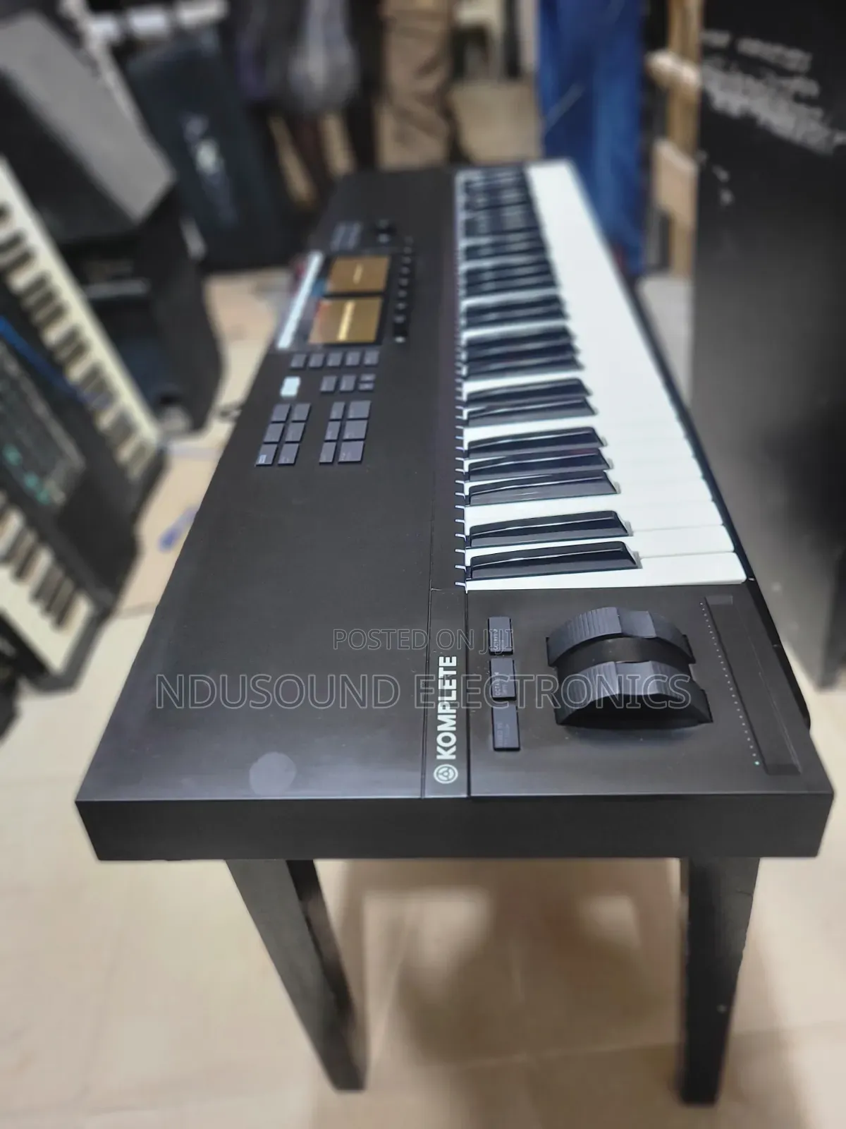 Komplete Kontrol Midi 61 Mk2
