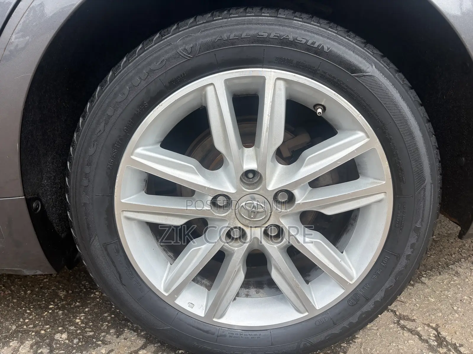 Toyota Avalon XLE 4dr Sedan (3.5L 6cyl 6A) 2014 Gray