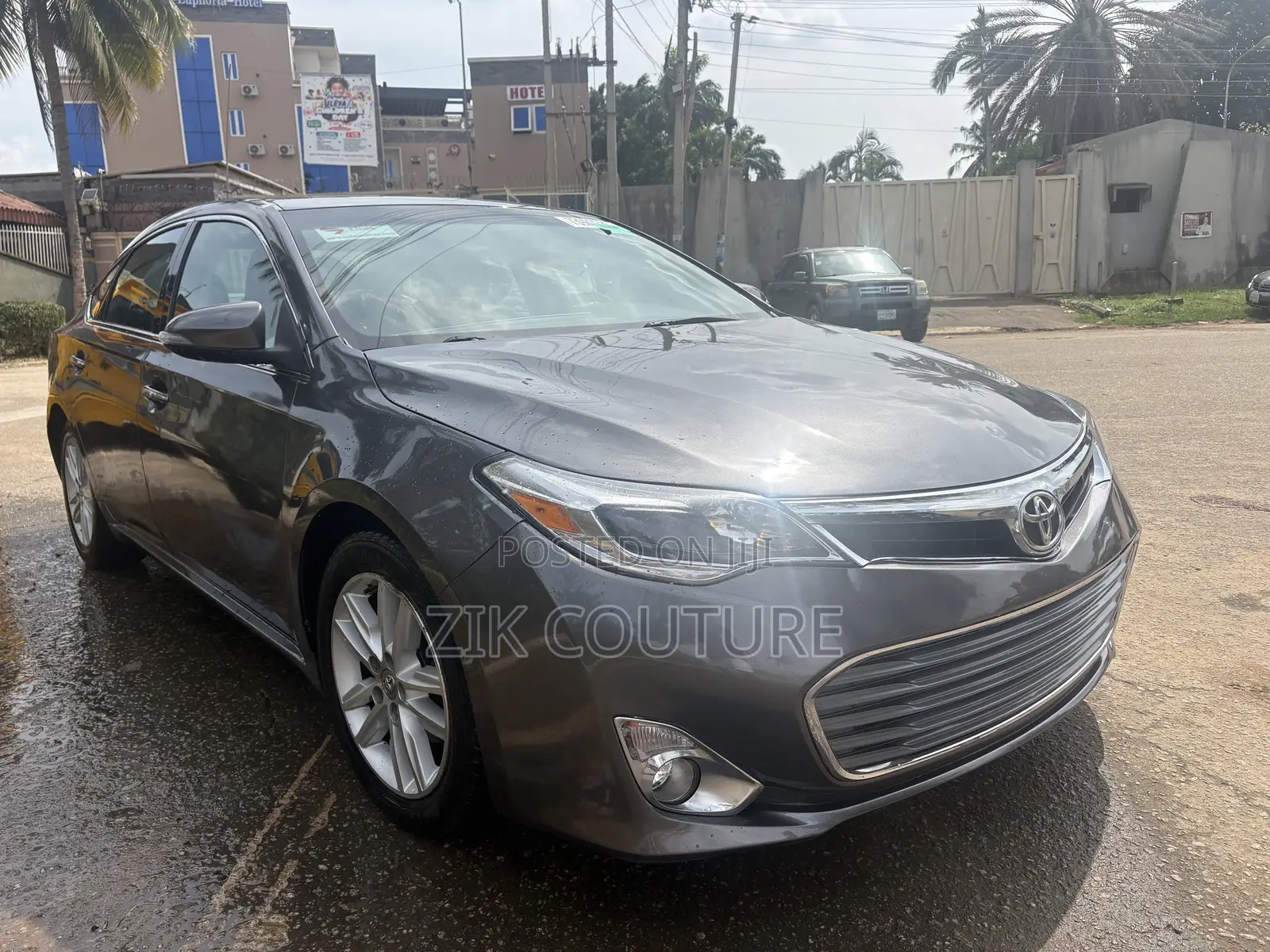 Toyota Avalon XLE 4dr Sedan (3.5L 6cyl 6A) 2014 Gray