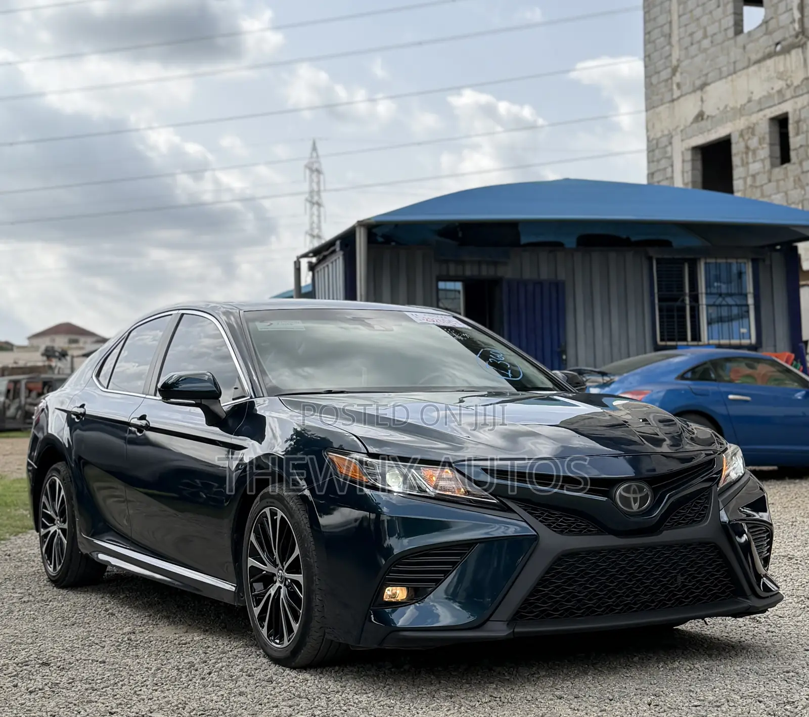 Toyota Camry SE FWD (2.5L 4cyl 8AM) 2018 Blue